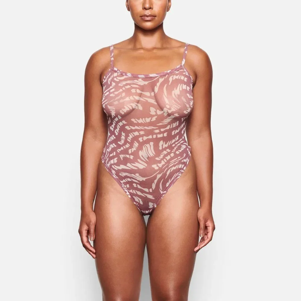 CT1143a NWT-SKIMS SUMMER MESH STRAPPY BODYSUIT-RASBERRY SWIRL 2X - Picture 1 of 2